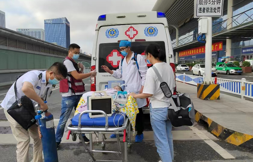 盐亭县救护车出租公司